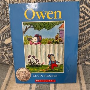 🏖️2/$5🏖️Scholastic Owen book, softcover